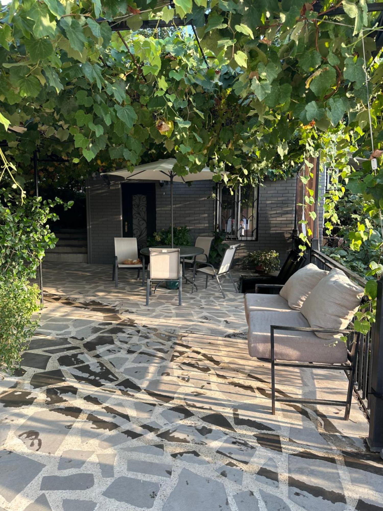 Apartment Lui Tiflis Exterior foto